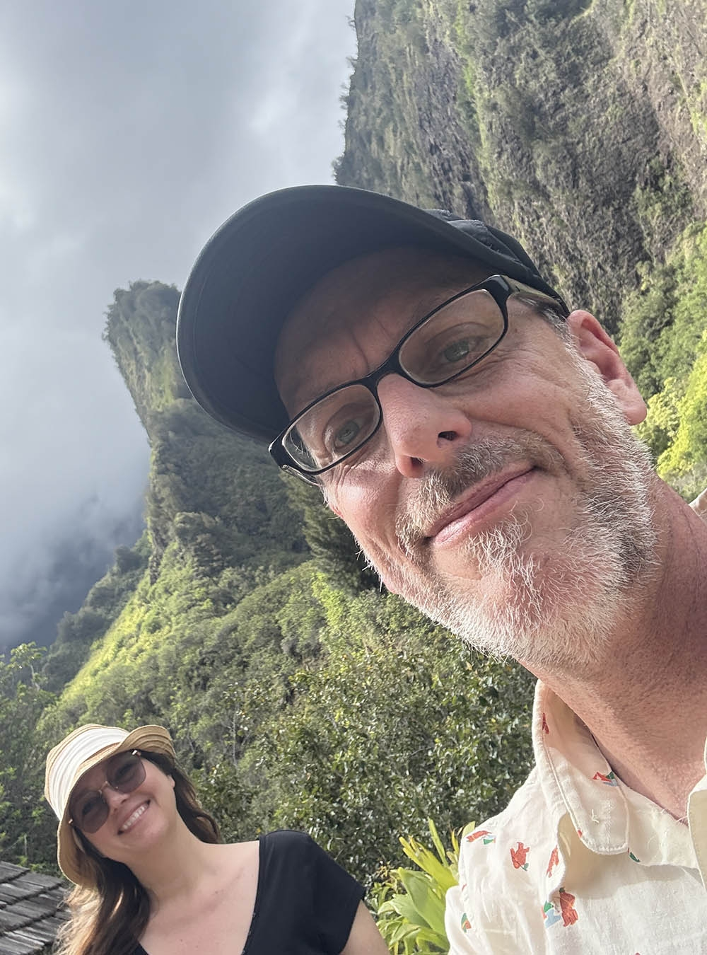 Contact 1 rhTravelRooster